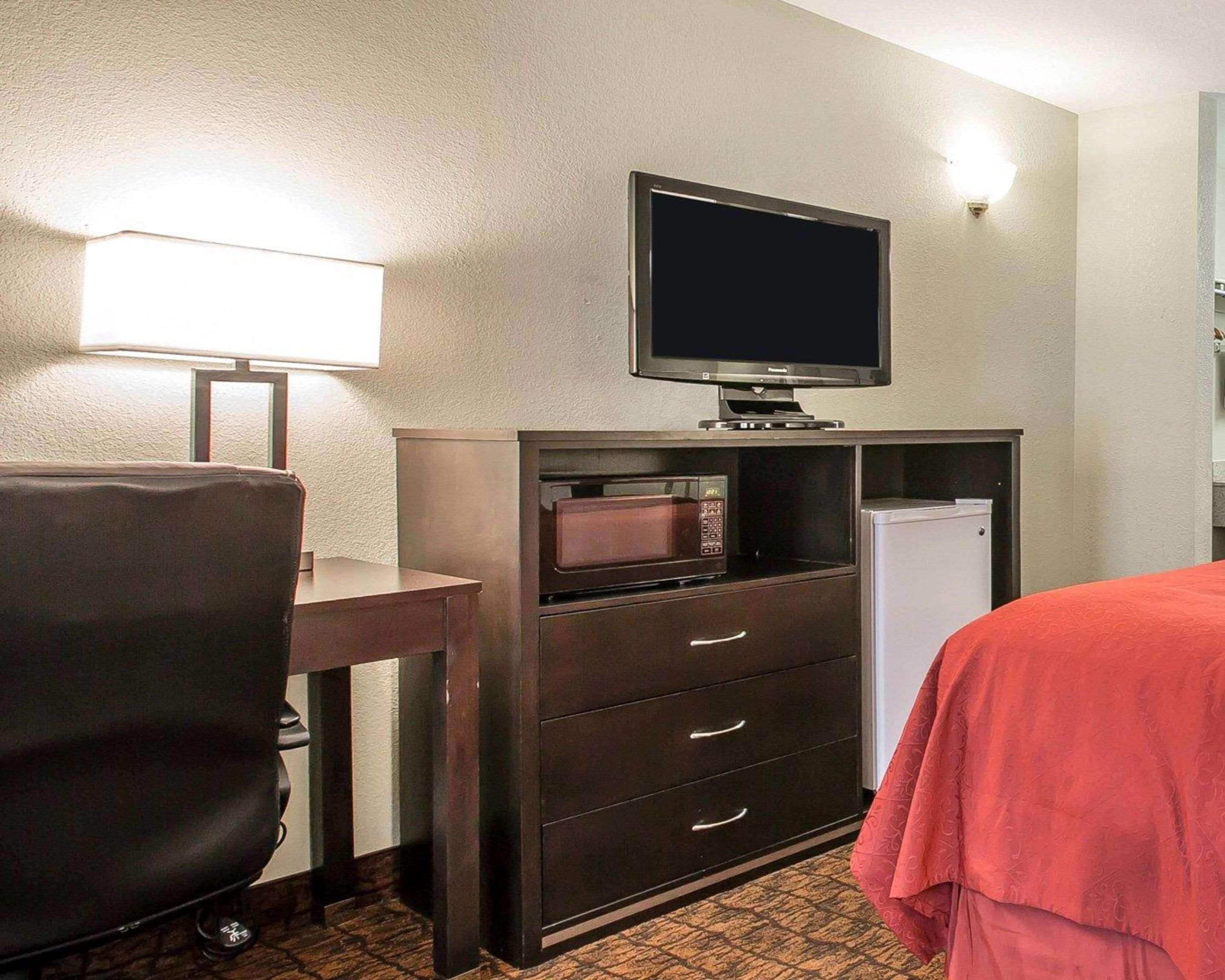 Quality Inn & Suites Woodland - Sacramento Airport Exterior photo