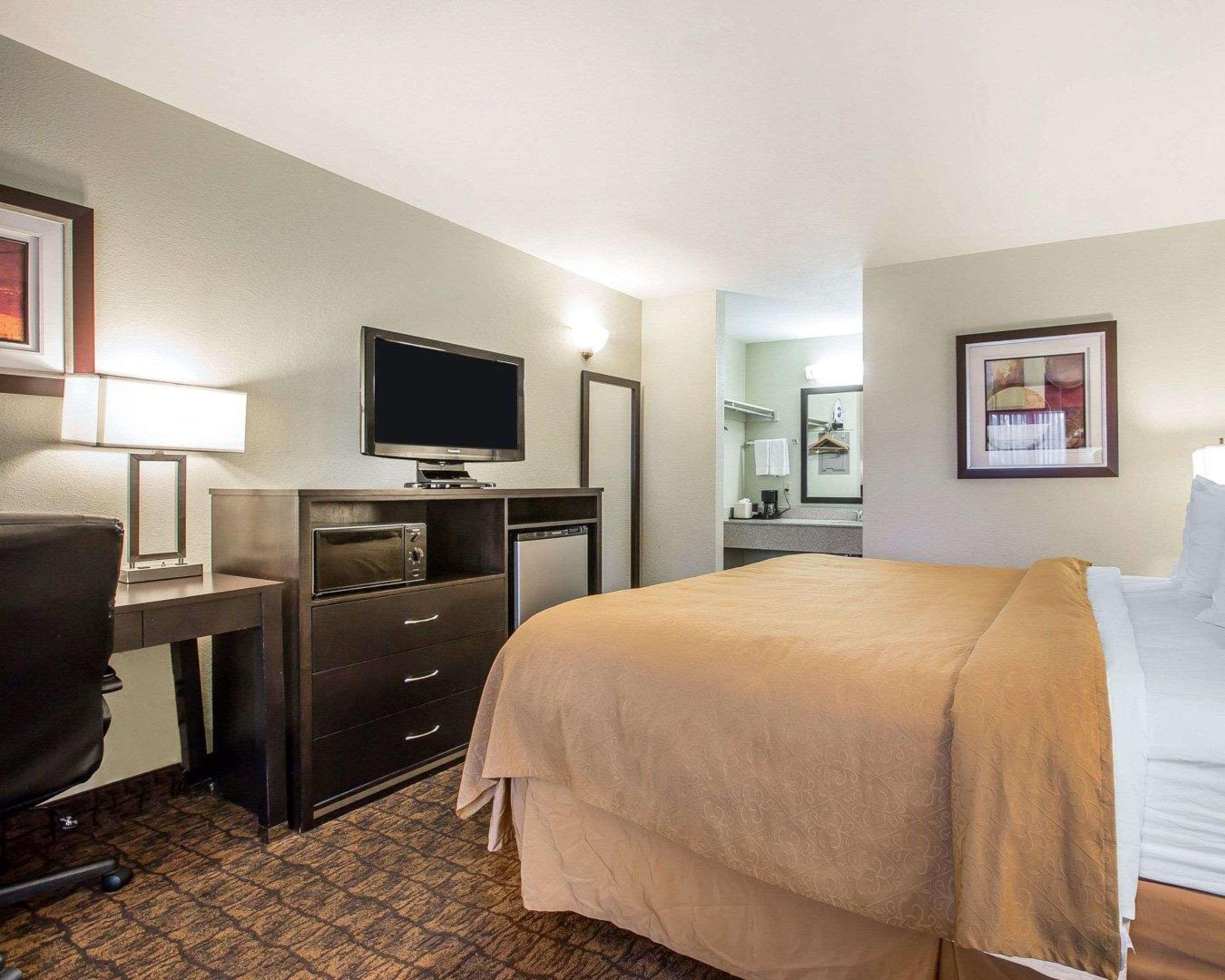 Quality Inn & Suites Woodland - Sacramento Airport Exterior photo