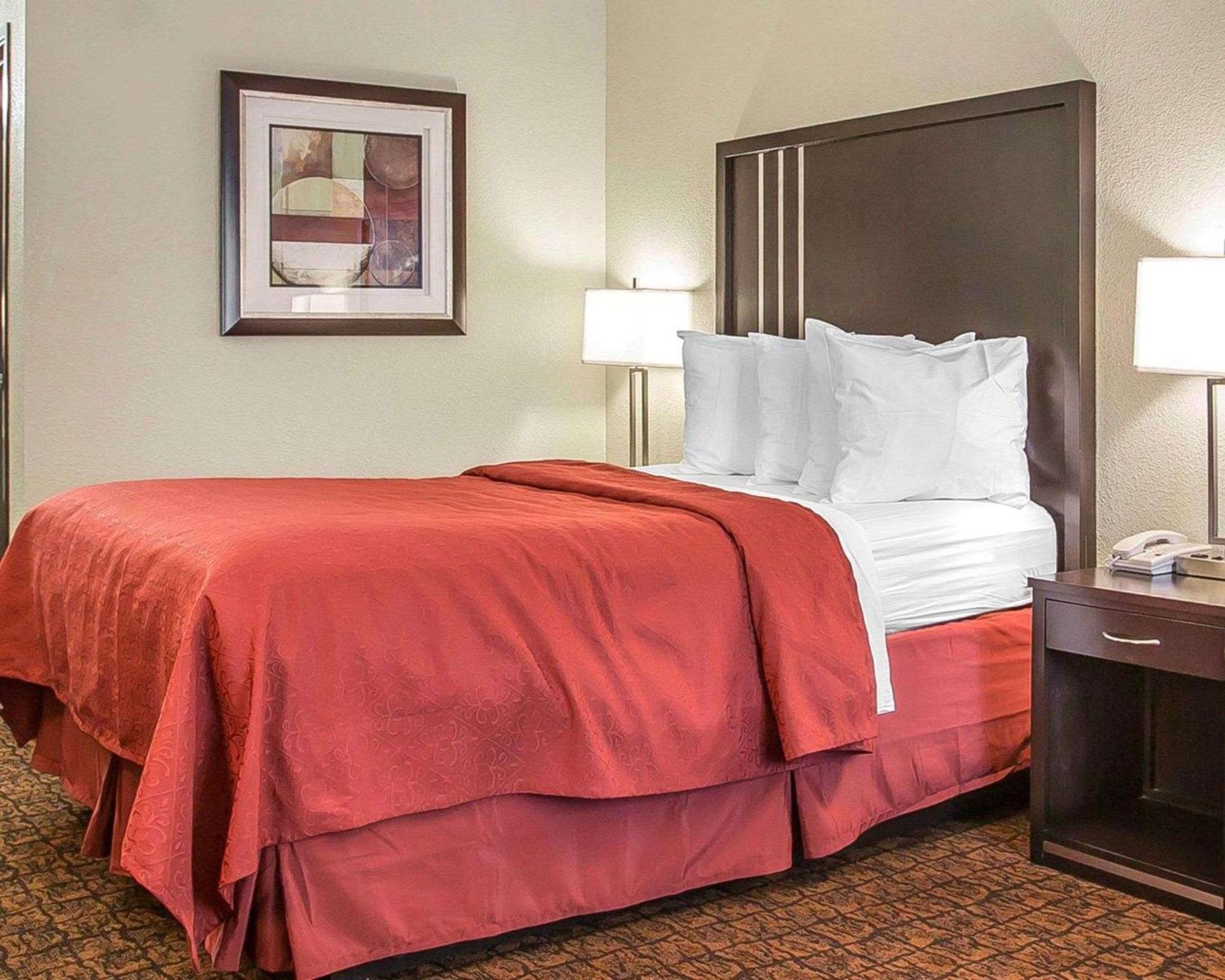 Quality Inn & Suites Woodland - Sacramento Airport Exterior photo