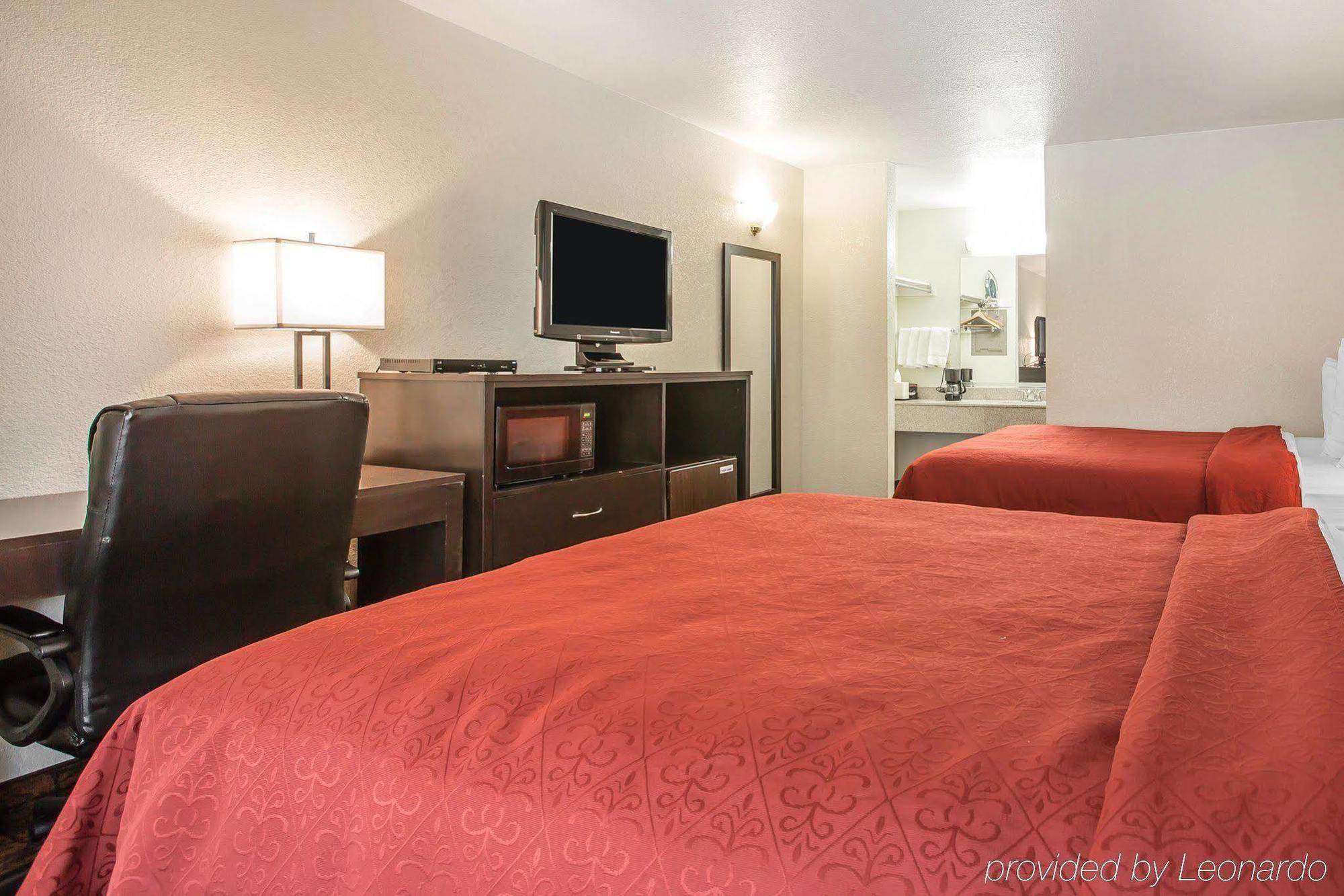 Quality Inn & Suites Woodland - Sacramento Airport Exterior photo