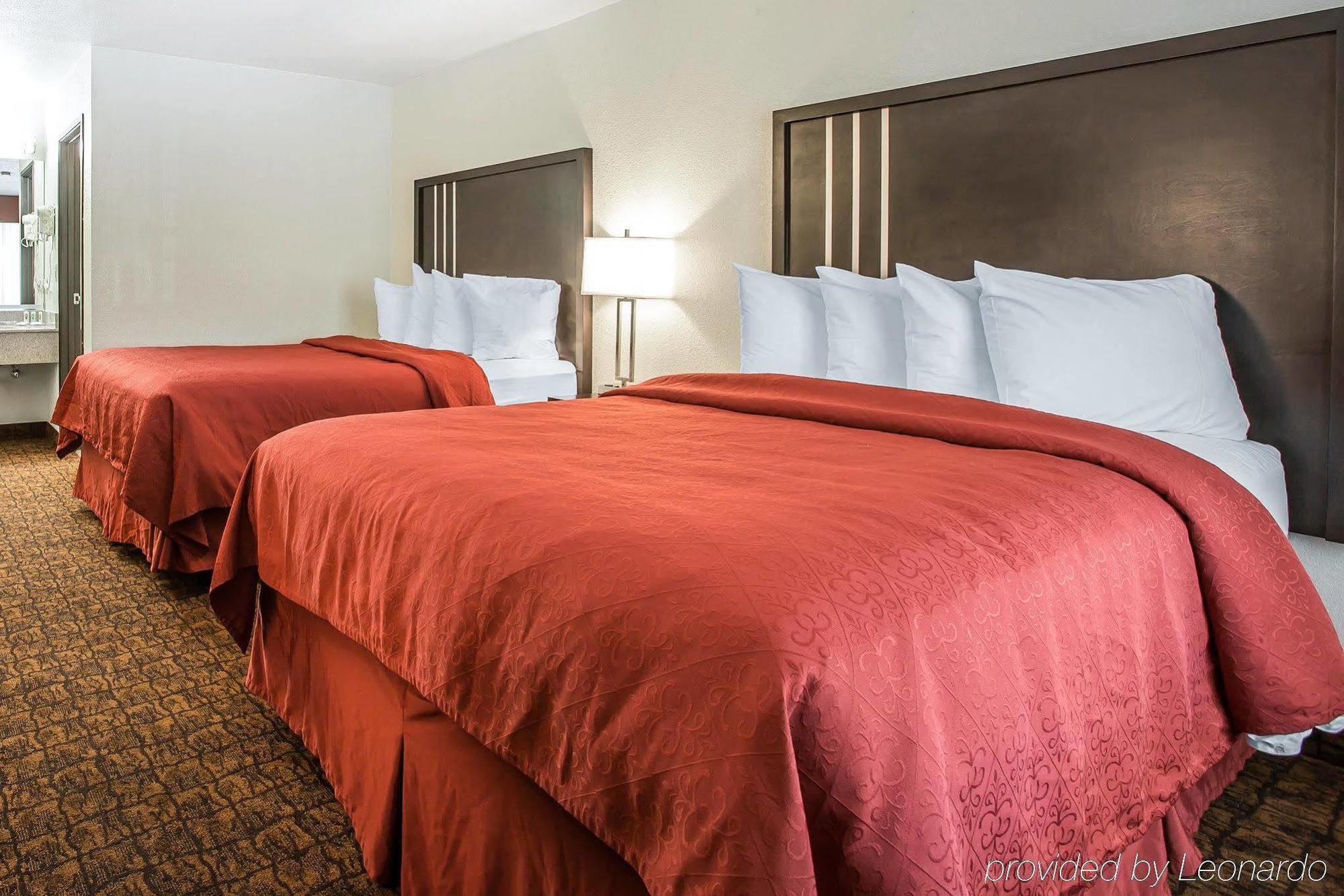 Quality Inn & Suites Woodland - Sacramento Airport Exterior photo